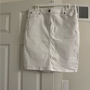 Perfect condition white Talbots skirt. Size 8.